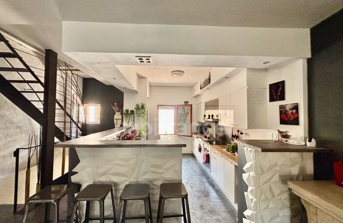GIGEAN(34), À VENDRE MAISON DE VILLAGE RÉNOVÉE P4, SURFACE TOTALE 126 m2, TERRASSE 10 m2, GARAGE 26 m2, CENTRE VILLE — photo 5