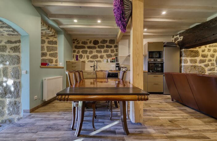 Ensemble immobilier de charme avec résidence principale et 3 gîtes, vaste terrain SAINT AGREVE (07) — photo 5
