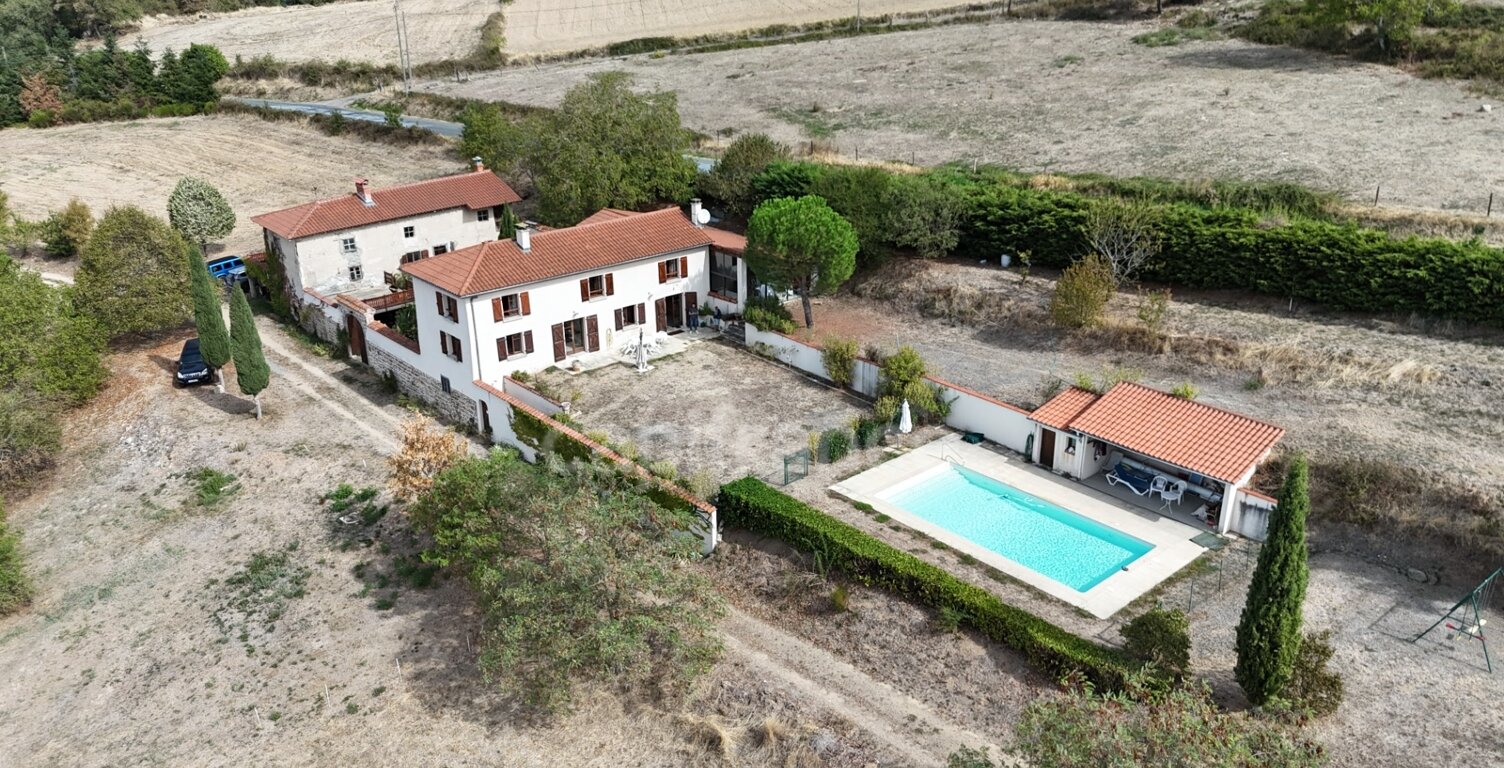 Maison à vendre 6 pièces avec Piscine et 17 919 m² de terrain COTTANCE (42) — photo 1