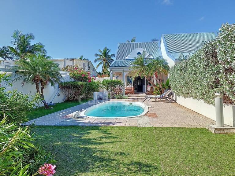 EN EXCLUSIVITÉ À VENDRE MAISON DE VILLE VUE MER  AVEC PISCINE ET JARDIN SUR OYSTER POND, SAINT-MARTIN (97150) — photo 1