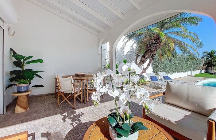 EN EXCLUSIVITÉ À VENDRE MAISON DE VILLE VUE MER  AVEC PISCINE ET JARDIN SUR OYSTER POND, SAINT-MARTIN (97150) — photo 5