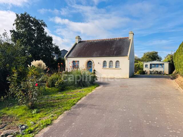 Maison T3 avec étang et grenier aménageable sur 2 183 m² de terrain – Plouguin — photo du bien