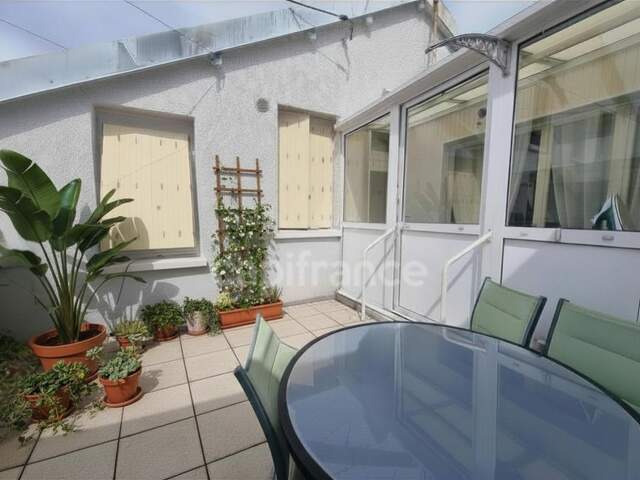 *Sainte-Cecile*Plain-pied de 51 m² à 200 m de la place, terrasse de 40 m², sud-ouest, sans vis-à-vis — photo du bien