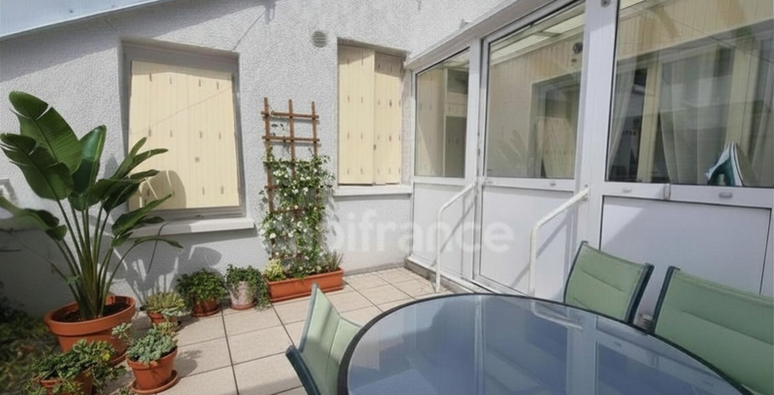 *Sainte-Cecile*Plain-pied de 51 m² à 200 m de la place, terrasse de 40 m², sud-ouest, sans vis-à-vis — photo 1