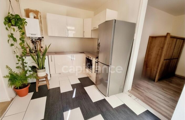 *Sainte-Cecile*Plain-pied de 51 m² à 200 m de la place, terrasse de 40 m², sud-ouest, sans vis-à-vis — photo 3