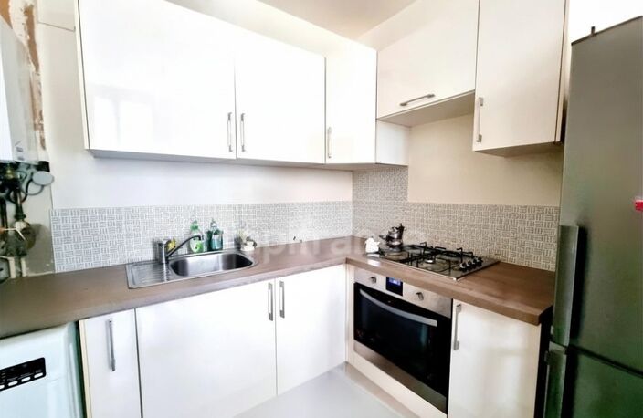 *Sainte-Cecile*Plain-pied de 51 m² à 200 m de la place, terrasse de 40 m², sud-ouest, sans vis-à-vis — photo 4