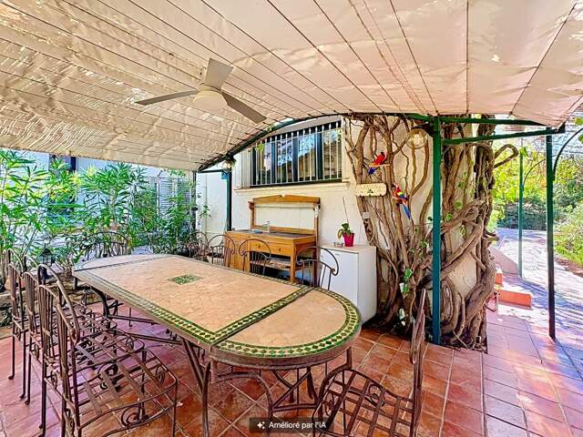 FREJUS (83– Villa de plain-pied de 170 m², 5 chambres, piscine et terrain de 1 100 m² – Exclusivité — photo du bien