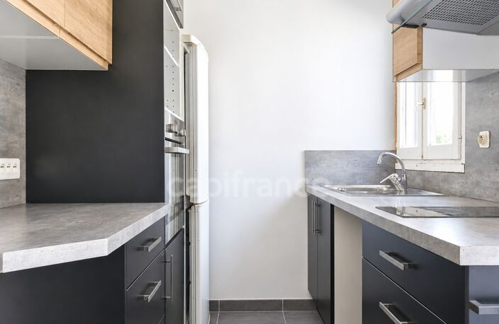 Appartement à vendre 3/4 pièces et possibilité garage LA LONDE LES MAURES  CENTRE VILLE (83) — photo 3