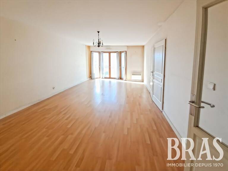 Avenue Camus, appartement avec double garage — photo 1