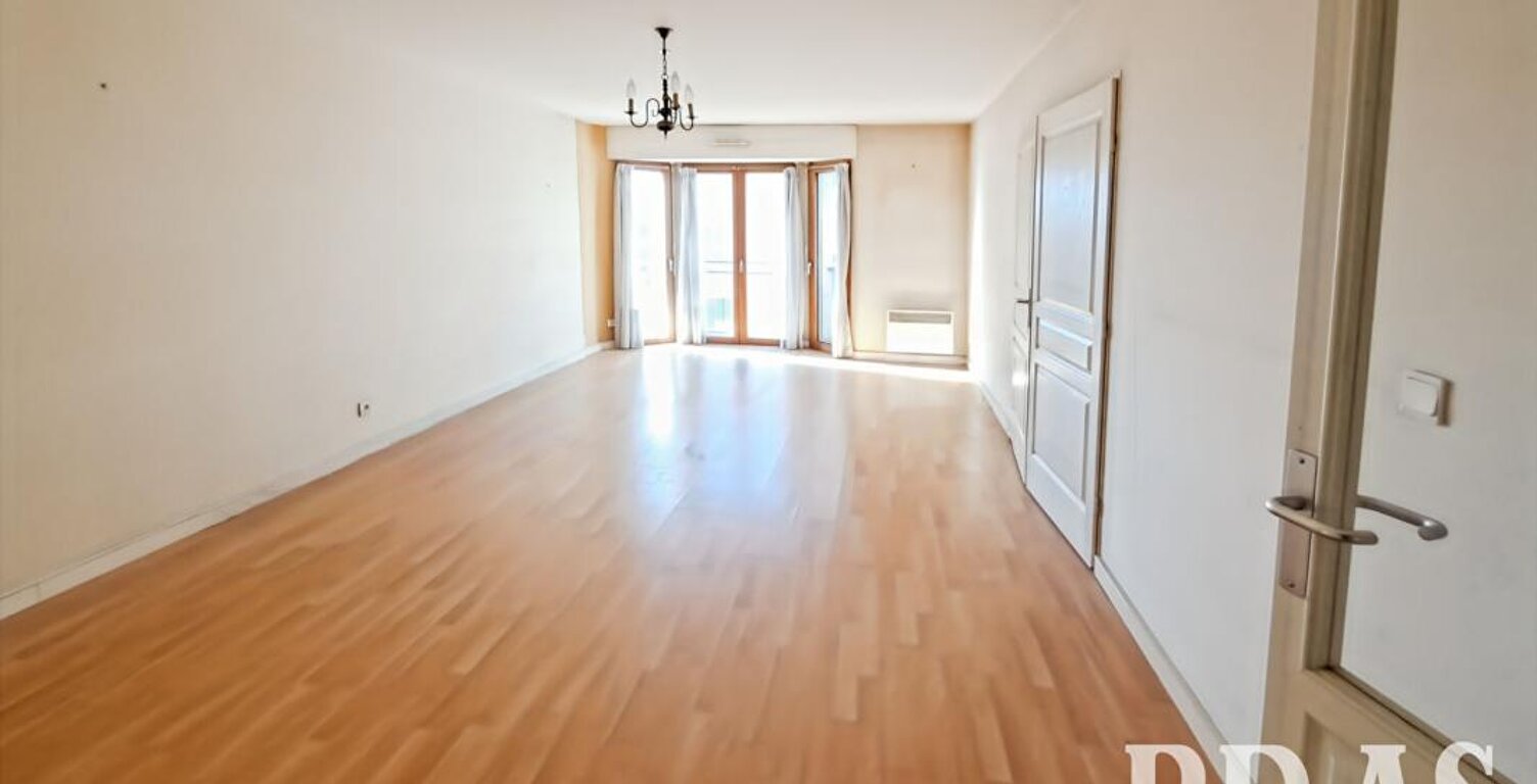 Avenue Camus, appartement avec double garage — photo 1