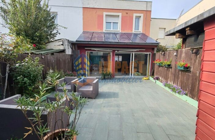 Maison en centre ville aux beaux volumes, en parfait état, 3 chambres, salle de bain et salle d'eau, terrasse — photo 5