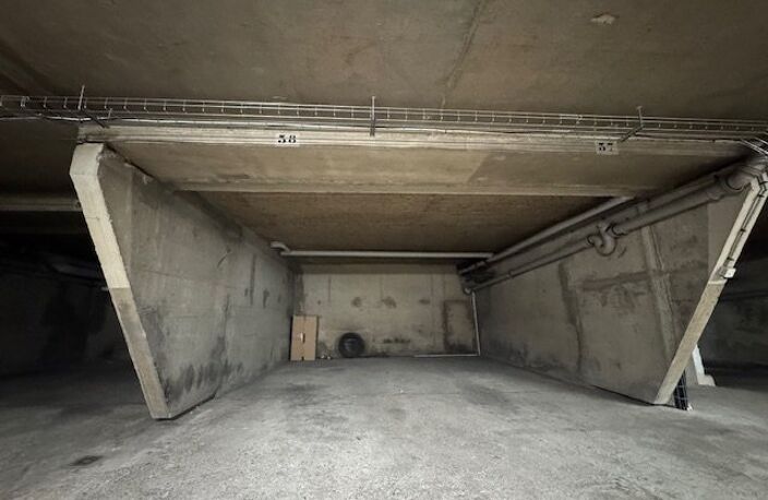 PARKING - EGLISE D'AUTEUIL — photo 3