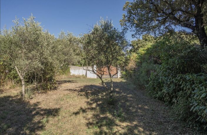 Vente Terrain à bâtir de 750m² - 13100 Saint-Marc-Jaumegarde — photo 2