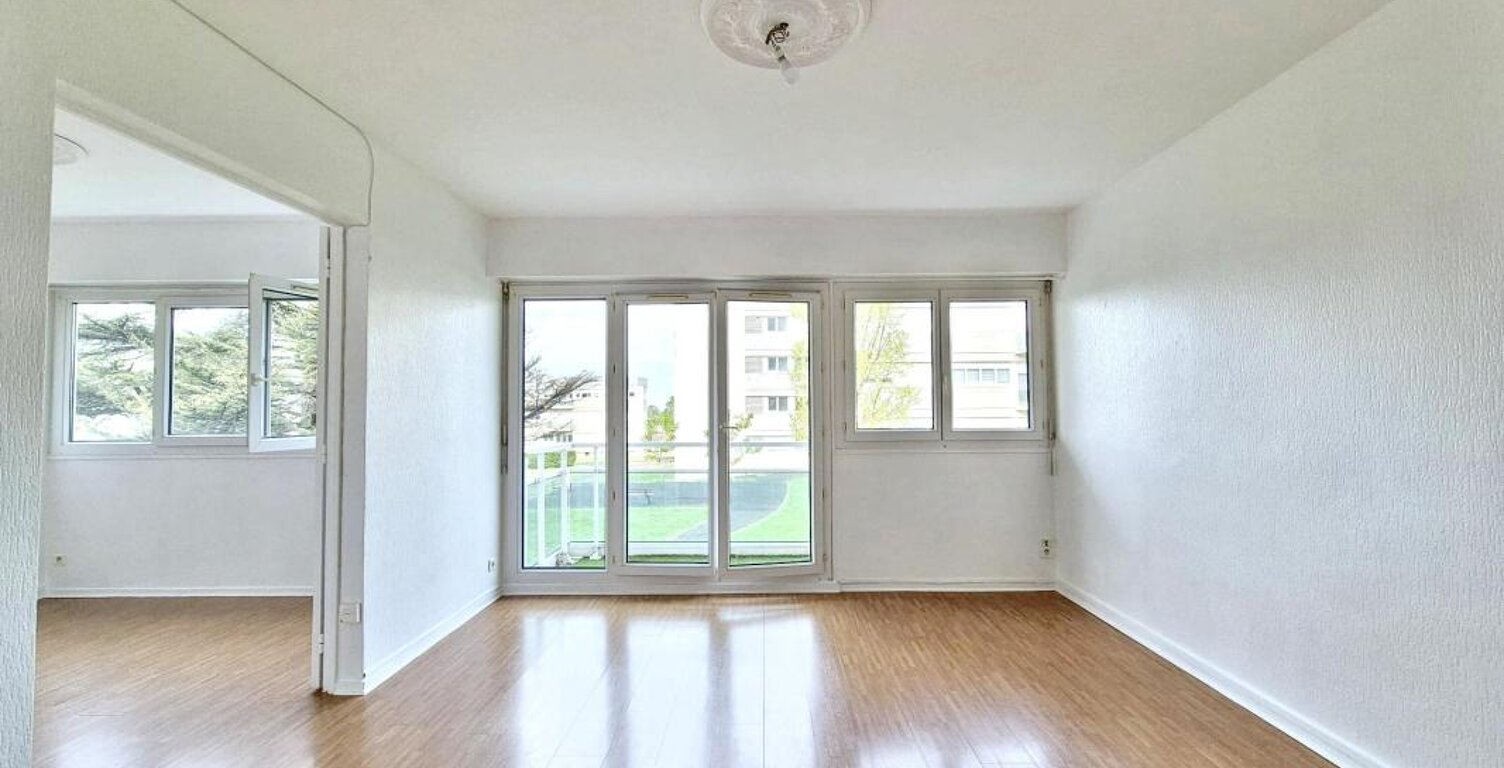 Appartement 5 pièces de 84 m² avec cave et place de parking – Cognac (16100) — photo 1