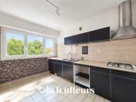 Appartement 5 pièces de 84 m² avec cave et place de parking – Cognac (16100) — photo 3
