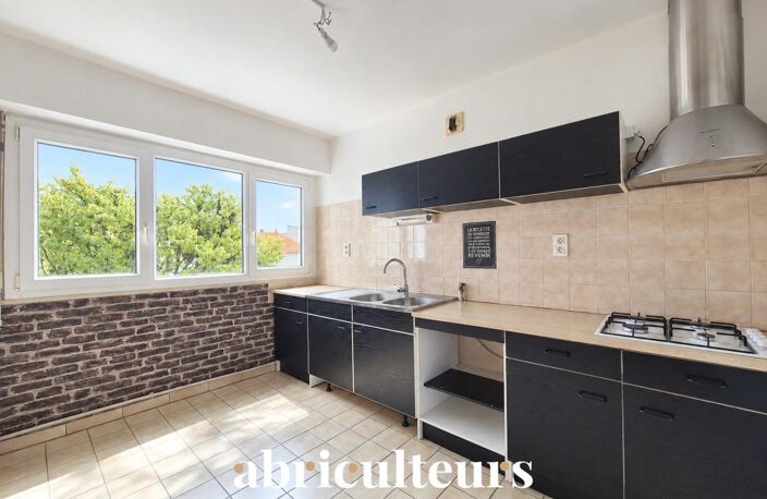 Appartement 5 pièces de 84 m² avec cave et place de parking – Cognac (16100) — photo 3