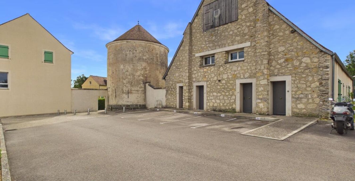 Coup de Cœur Assuré : Superbe T2 au cachet unique dans une ancienne Grange Dîmière à Survilliers (95470) — photo 1