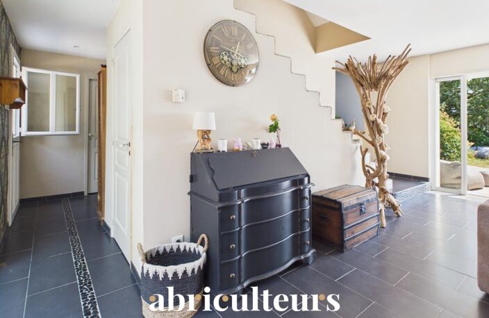 Spacieuse villa avec piscine et terrain d’environ 1 500 m² , dépendance et vue dégagée en vente à Callian (83440) — photo 4