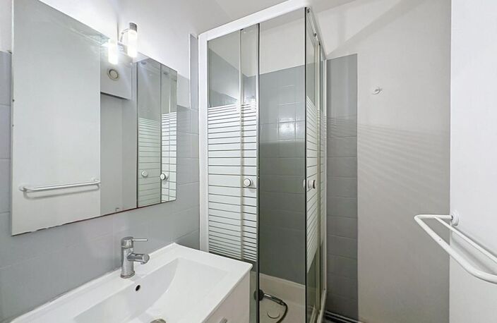 Appartement T1 - A louer - Avignon Intra-Muros — photo 3
