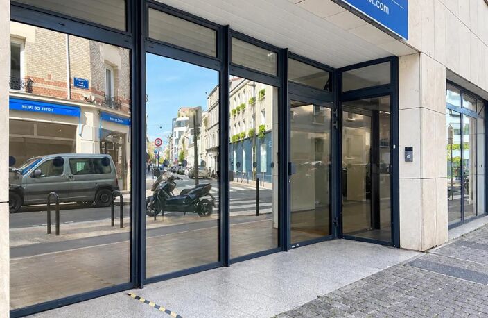 Rez-de-jardin avec jardin et terrasse privatifs - Bureaux de standing à 100 mètres du métro et des commerces — photo 4