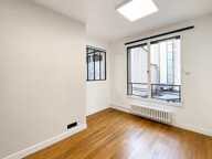 EXCLUSIVITÉ CORPIMMO vous propose à la location un élégant espace de bureaux de 109, situé au 2ᵉ étage d’un immeuble d’angle de standing, bénéficiant d’une adresse particulièrement recherchée, face à l’Hôtel George V — photo 4