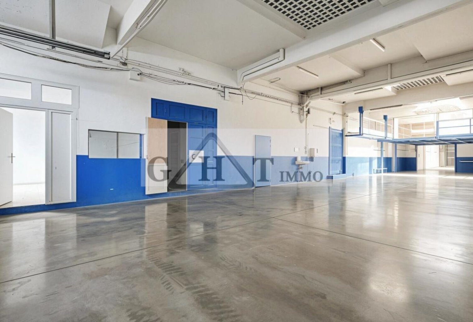 Local d'activités 560m2 à louer Montreuil — photo 1