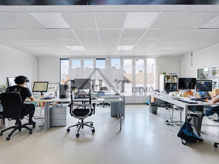 Bureaux 270 + Terrasse 200m2 à vendre Montreuil — photo 1