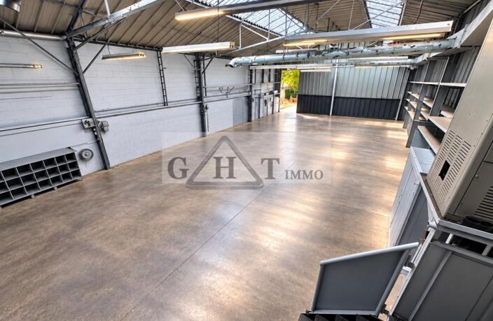 A louer 205m2 d'entrepôt et 150m2 d'habitation — photo 3