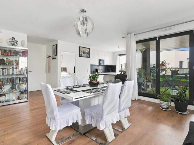 Appartement de 4 pièces de 84 m² à Gennevilliers — photo du bien