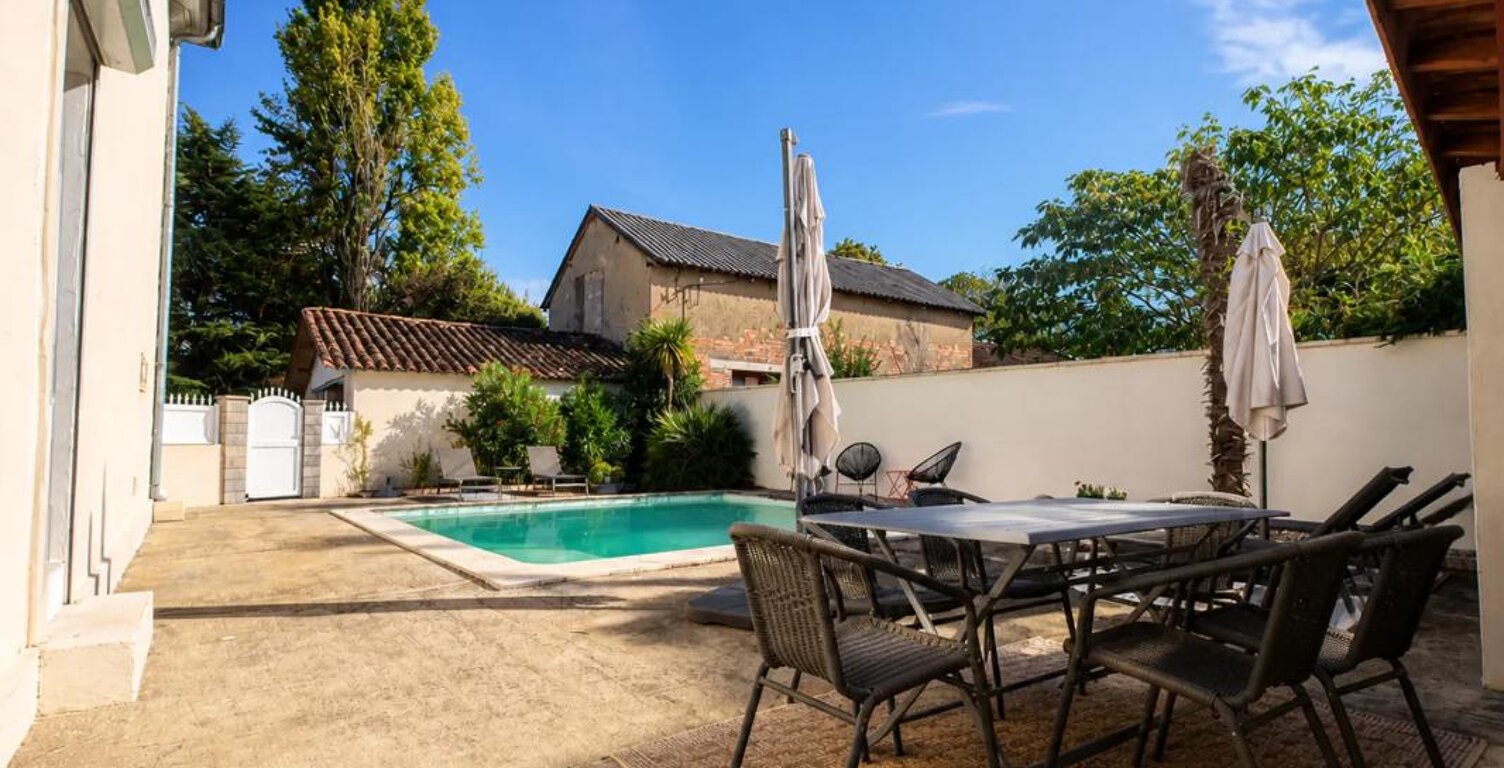 Maison de 8 pièces de 250 m² à Vicq-d'Auribat — photo 1