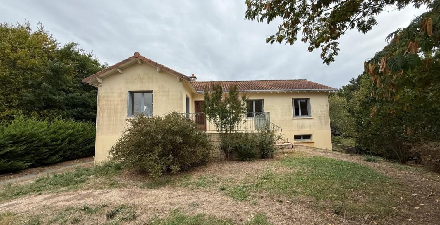 Maison de 5 pièces de 160 m² à Savigny-Lévescault — photo 1