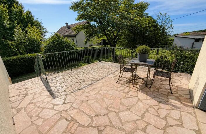 Maison de 5 pièces de 160 m² à Savigny-Lévescault — photo 2