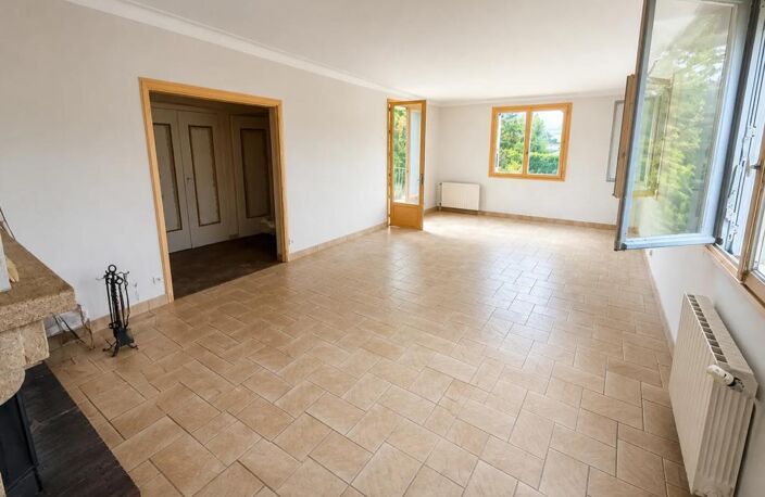 Maison de 5 pièces de 160 m² à Savigny-Lévescault — photo 3