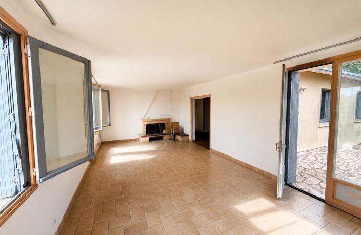 Maison de 5 pièces de 160 m² à Savigny-Lévescault — photo 5