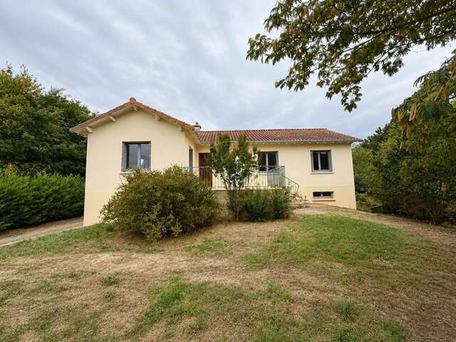 Maison de 5 pièces de 160 m² à Savigny-Lévescault — photo du bien