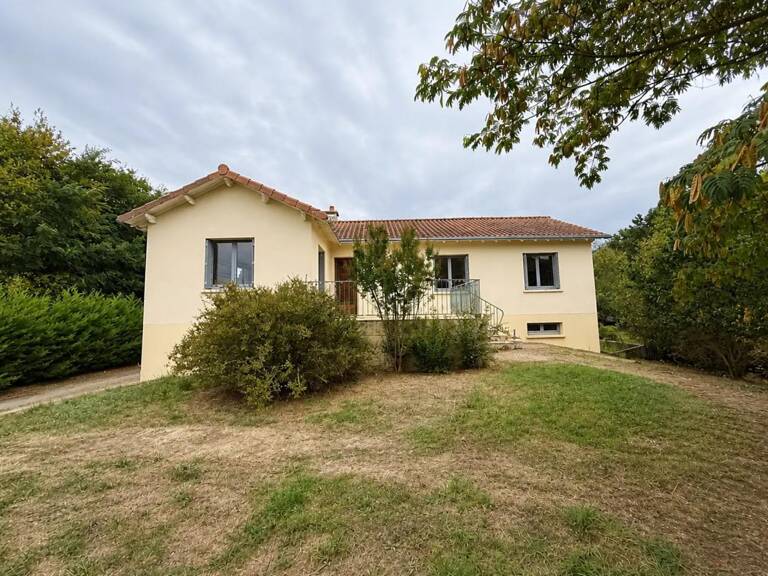 Maison de 5 pièces de 160 m² à Savigny-Lévescault — photo 1