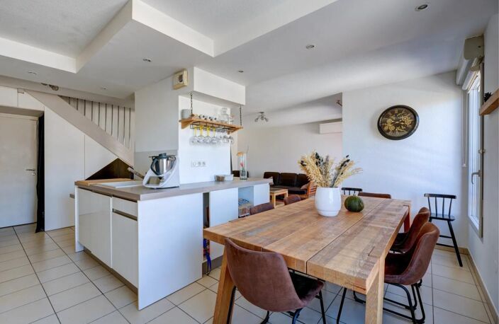 Oullins gare - Duplex 4 chambres - Terrasses - 2 stationnements - Calme — photo 2