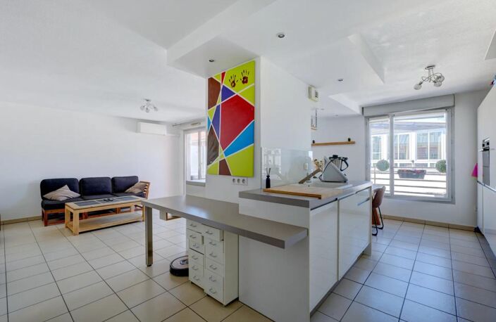 Oullins gare - Duplex 4 chambres - Terrasses - 2 stationnements - Calme — photo 3