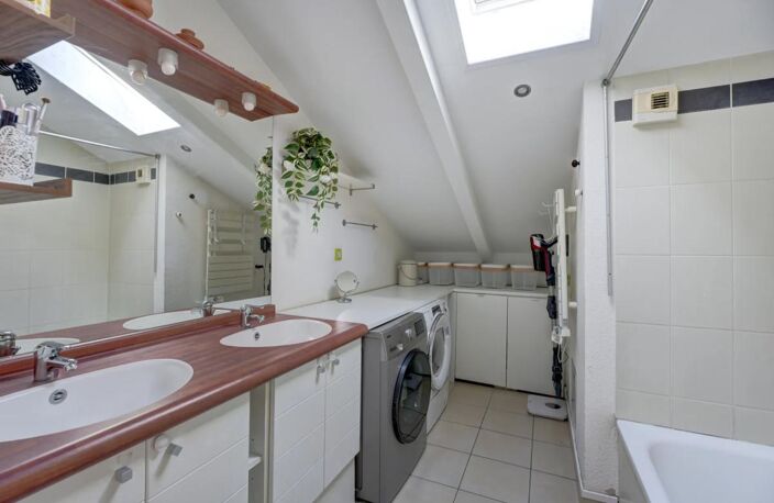 Oullins gare - Duplex 4 chambres - Terrasses - 2 stationnements - Calme — photo 4