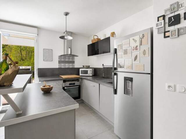 Appartement 4 pièces de 82 m² situé à Marseille — photo du bien