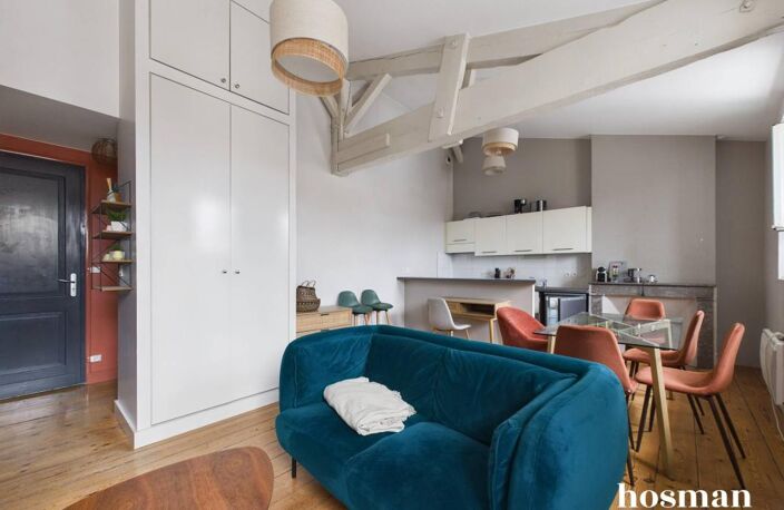 Superbe appartement 2 pièces de 46 m² - Lumineux dernier étage avec vue sur les toits - Donne sur rue du loup, Bordeaux — photo 2