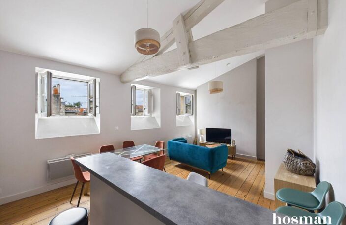 Superbe appartement 2 pièces de 46 m² - Lumineux dernier étage avec vue sur les toits - Donne sur rue du loup, Bordeaux — photo 3