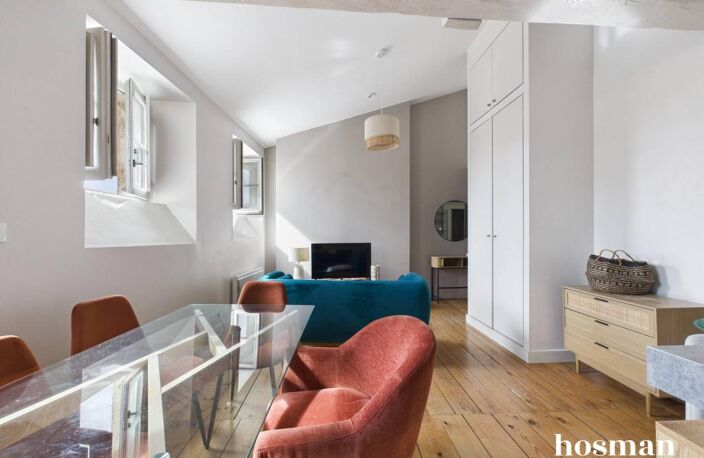 Superbe appartement 2 pièces de 46 m² - Lumineux dernier étage avec vue sur les toits - Donne sur rue du loup, Bordeaux — photo 4