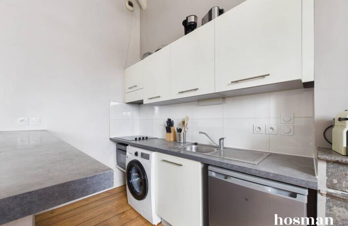 Superbe appartement 2 pièces de 46 m² - Lumineux dernier étage avec vue sur les toits - Donne sur rue du loup, Bordeaux — photo 5