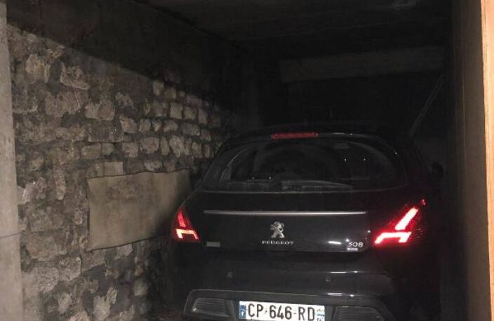 Parking boxable et facile d'accès, place pour une familiale - Rue de Dantzig, Paris 15ème — photo 2
