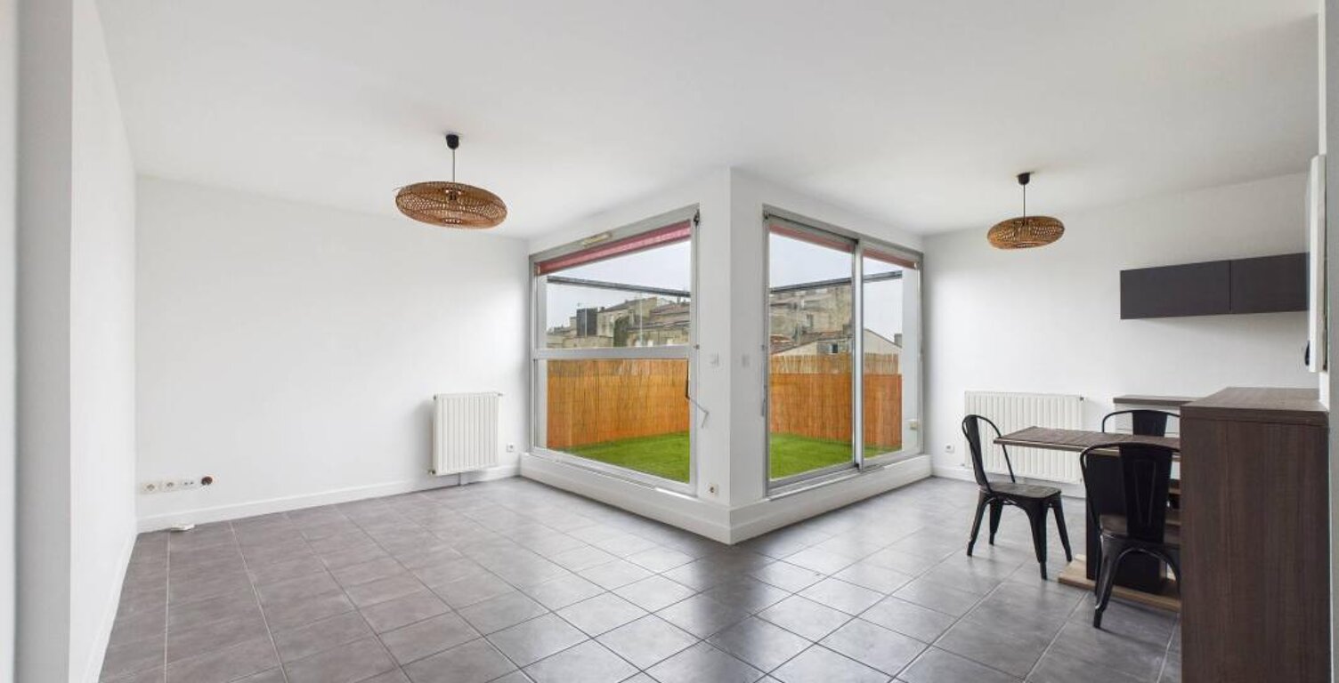 Appartement lumineux de 5 pièces 100m2 - Terrasse et parking - Cours Du Médoc, Bordeaux — photo 1