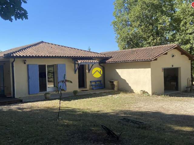 Joli plain-pied dans un village — photo du bien