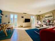 Baisse de prix, urgent : Villa en parfait état avec piscine, au calme et sans vis-à-vis — photo 4