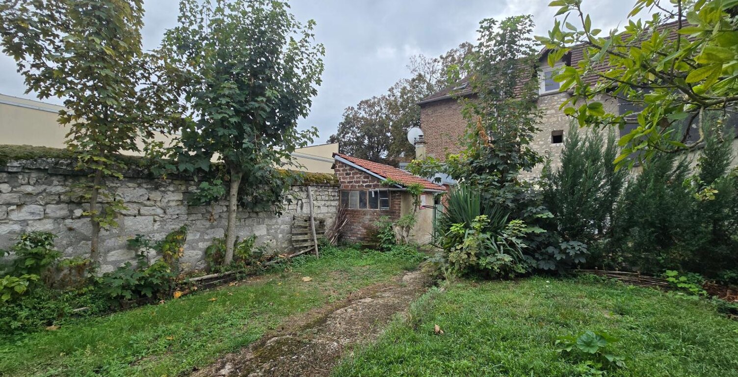 Maison de charme en pierre et brique de 71 m² avec grand jardin – Vernon (Direction Paris) — photo 1