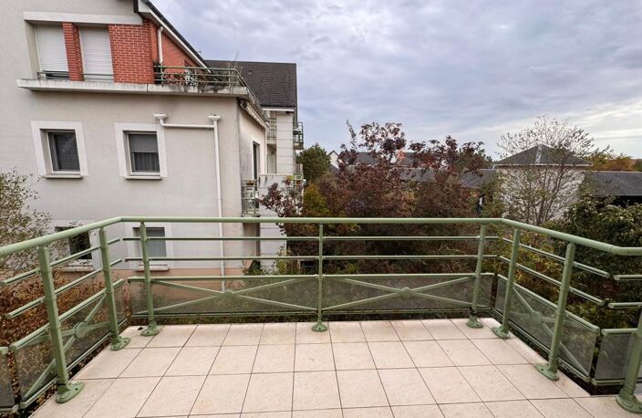 Appartement À Louer Type 3 Saint Hilaire Saint Mesmin — photo 3